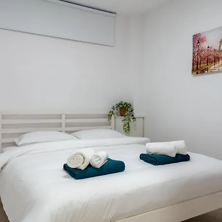 Private Pool 3br Near Larnaca Villa *