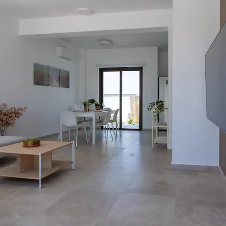 Private Pool 3br Near Larnaca Villa