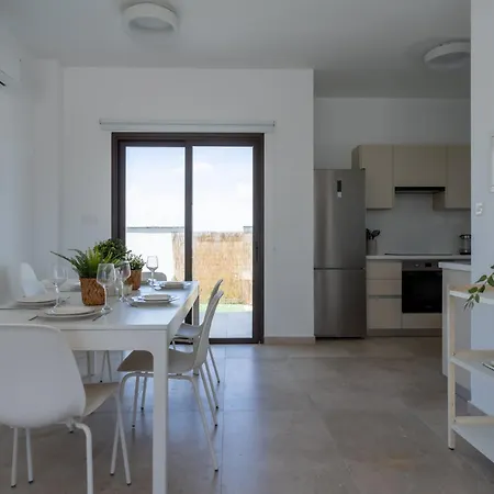 Private Pool 3br Near Larnaca * Softades